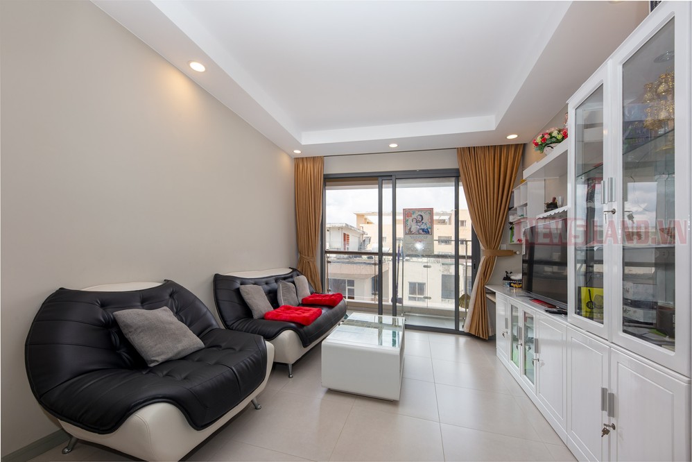 Bán căn hộ chung cư 2 phòng ngủ 80m2, full nội thất, tầng cao, vào ở ngay