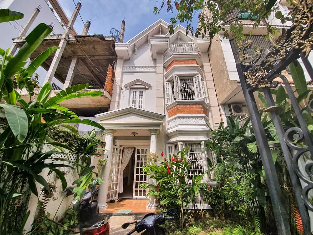Cho thuê biệt thự nguyên căn Thảo Điền Quận 2, 1 trệt 1 lầu, 1 áp mái, 150m2